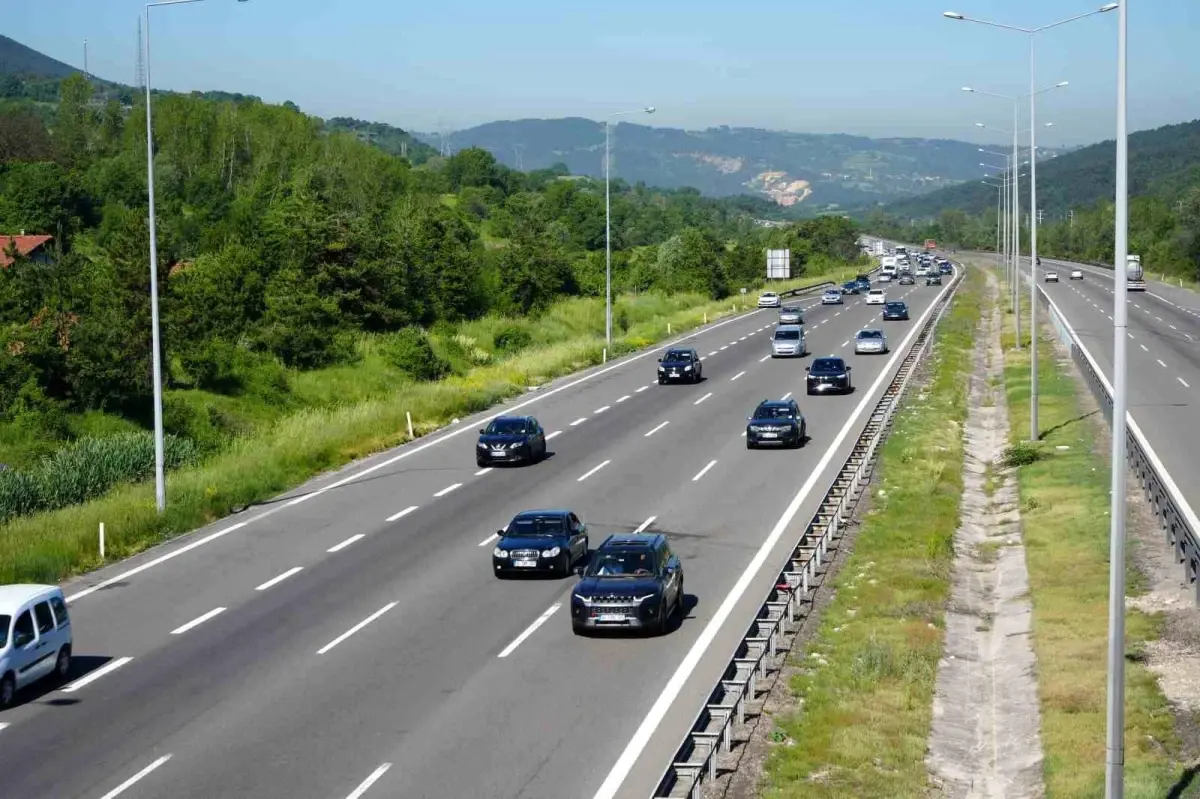 bolu-gecisinde-kurban-bayrami-trafik-yogunlugu-PUCAHq2j.jpg