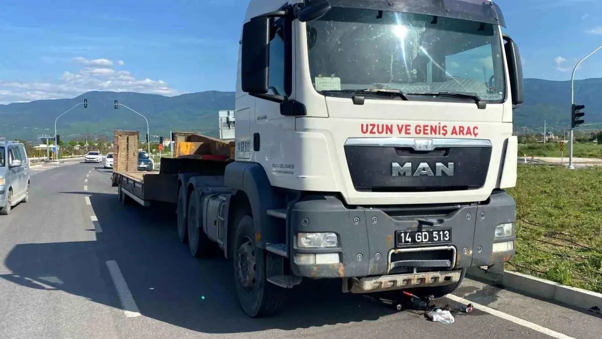 boluda-kirmizi-isikta-gecen-bisikletliye-tir-carpti-kEmqZaud.jpg