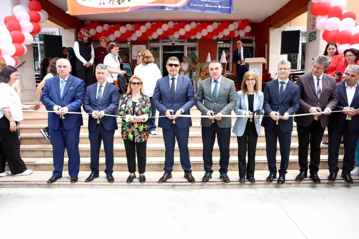 duzce-halk-egitim-merkezinin-yil-sonu-standi-ilgiyle-karsilandi-ayqrOJ9Y.jpg