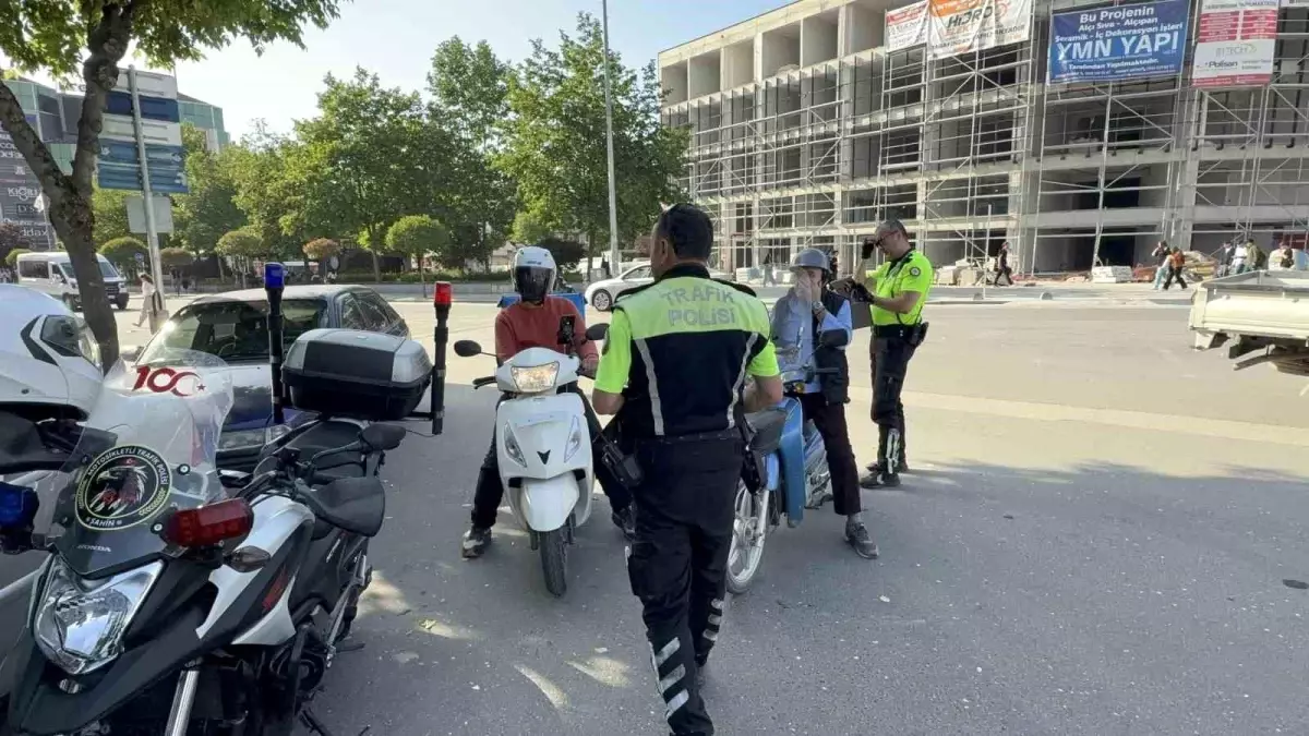 duzcede-motosiklet-kontrolleri-artirildi-Jnp31Pwf.jpg