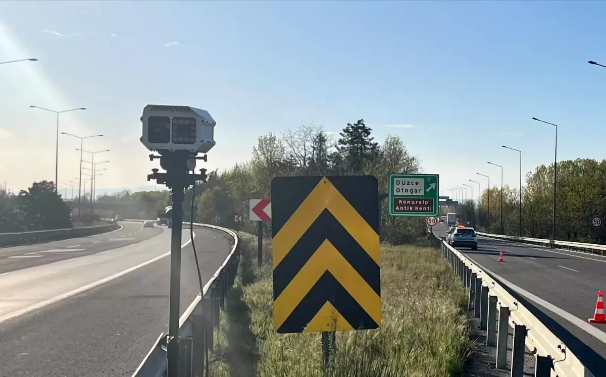 duzcede-trafik-kontrolleri-13-bin-arac-denetim-edildi-e2mwm8yg.jpg