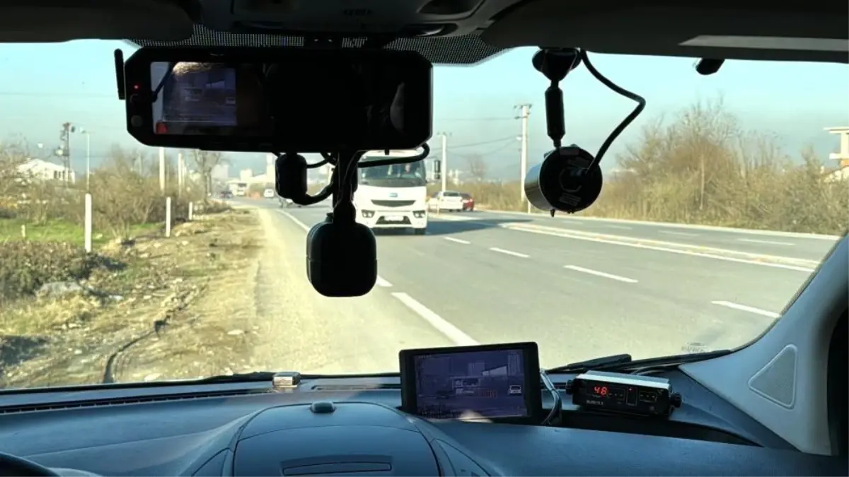 duzcede-trafik-kontrolleri-1536-sofore-cezai-surec-sbiSgPJe.jpg