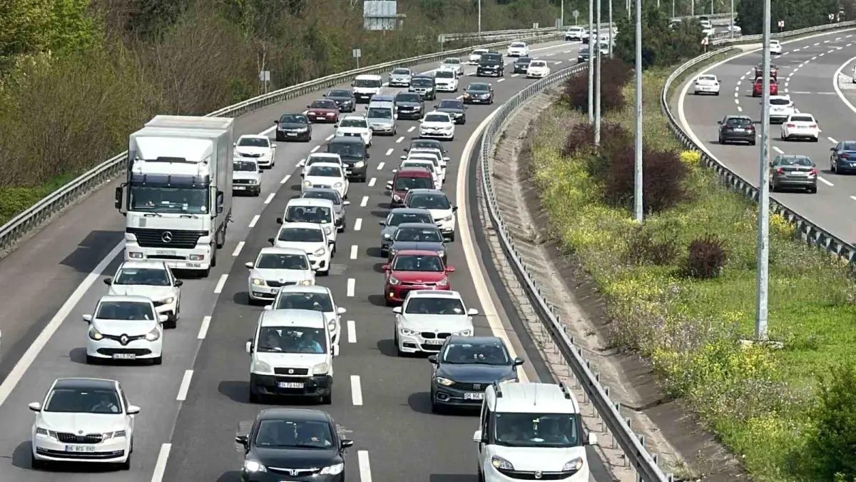 duzcede-trafik-kontrolleri-3-bin-114-sofore-cezai-surec-RyWd8j4t.jpg