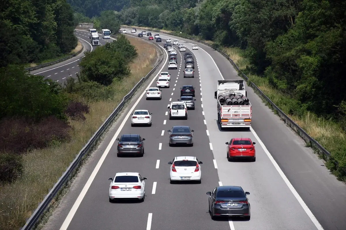kurban-bayrami-donus-trafigi-yogunlugu-devam-ediyor-hRblfIMC.jpg