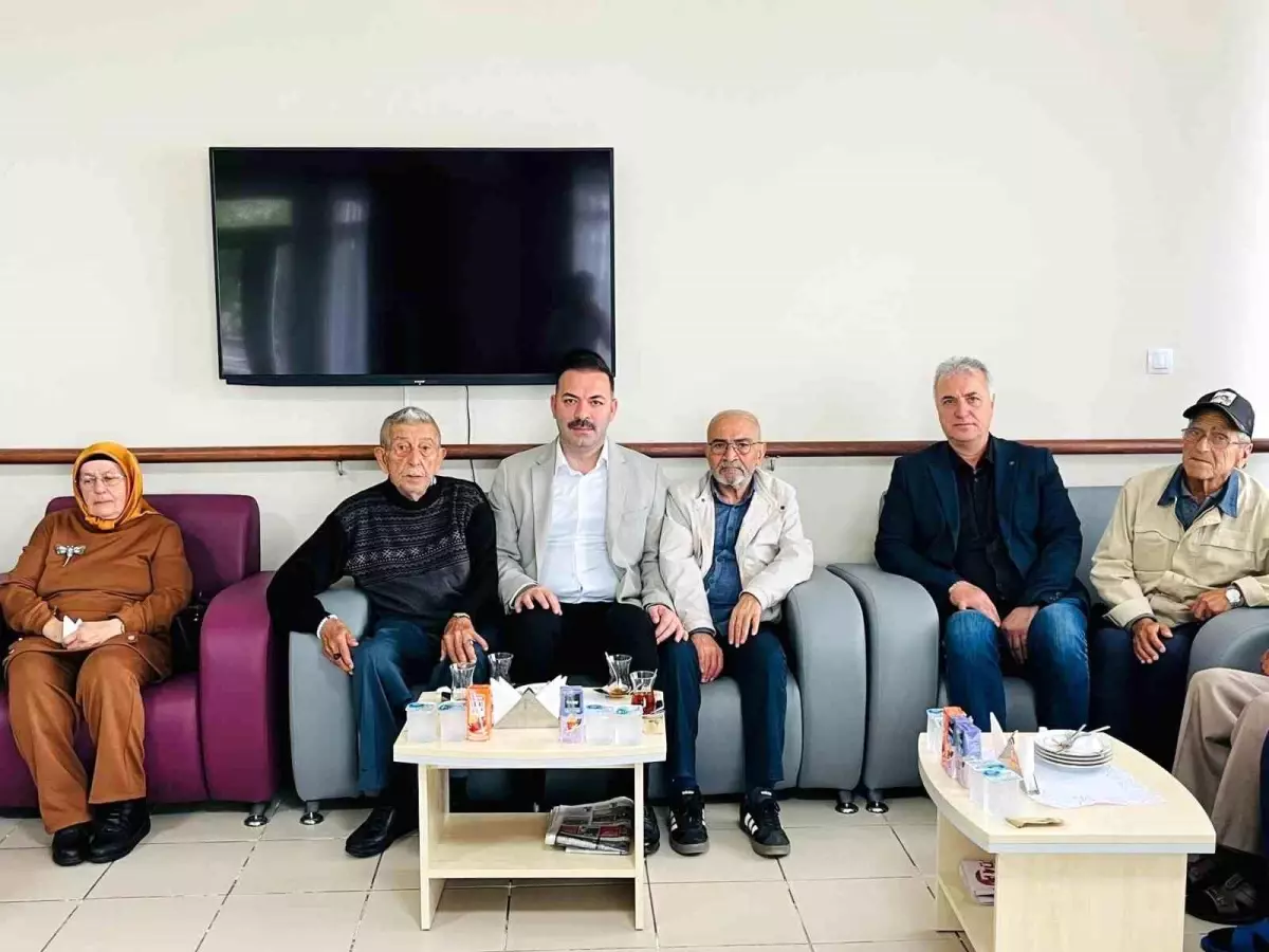 kurban-bayraminda-huzurevi-ziyareti-EeUUkpjO.jpg