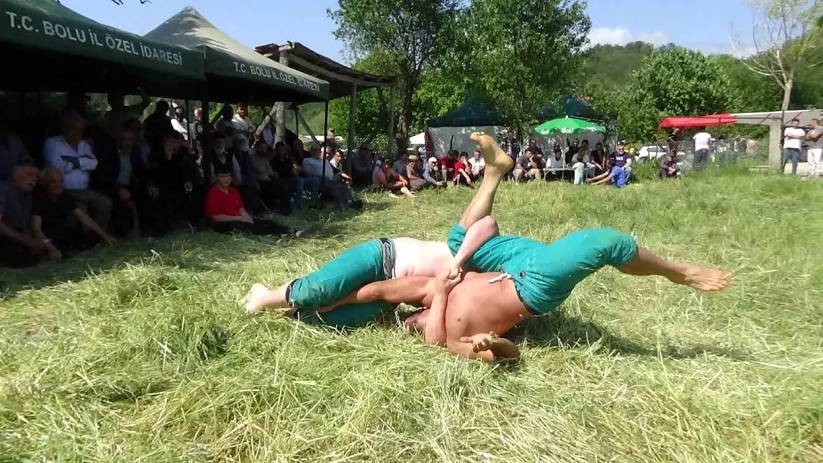 mudurnuda-hacet-bayrami-ve-karakucak-guresleri-coskuyla-kutlandi-2NKZMcTT.jpg