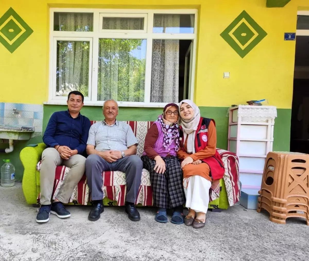 zonguldakta-bayramda-sehit-aileleri-ve-gaziler-unutulmadi-9y1mjWzJ.jpg