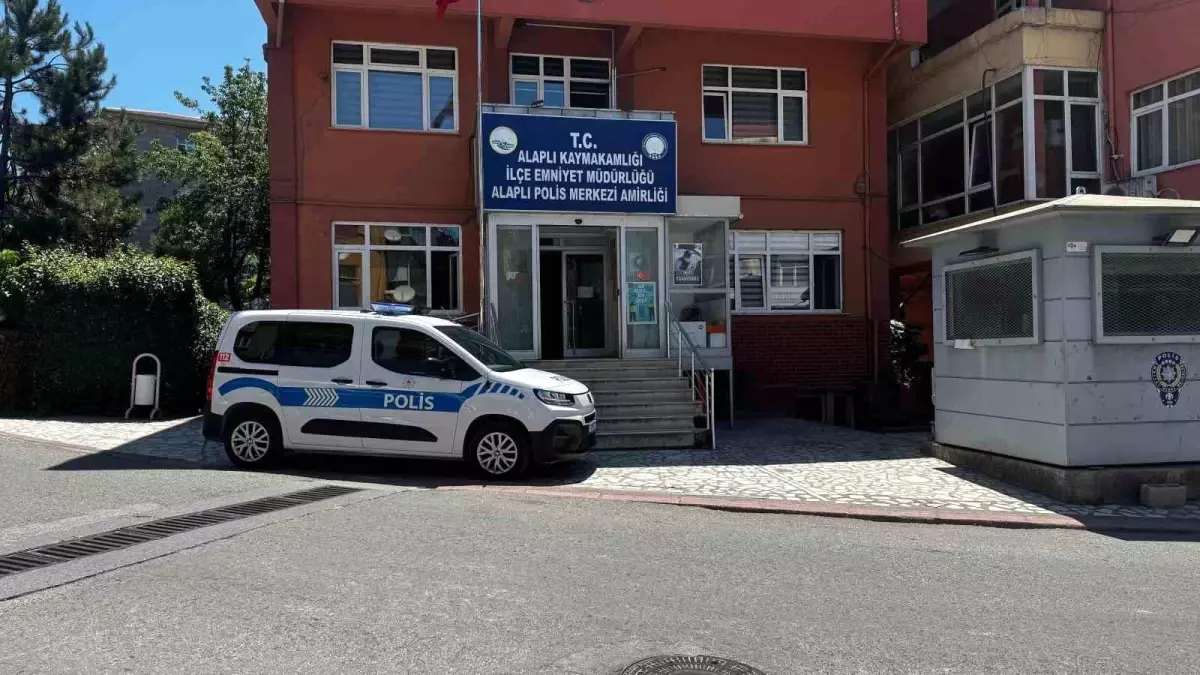 zonguldakta-kacakcilik-operasyonu-cok-sayida-aygit-ve-uyusturucu-ele-gecirildi-KexMY1FZ.jpg