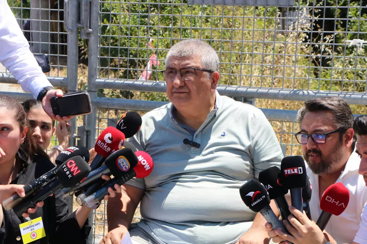 boludaki-otel-yangininda-8-ailesini-kaybeden-avukat-yuksel-gultekinin-duygusal-aciklamalari-mNwas5fx.jpg