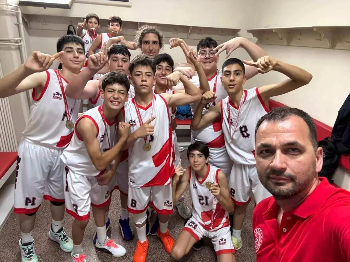 duzce-analig-basketbol-gruplari-iki-altin-madalya-kazandi-6X94NCDU.jpg