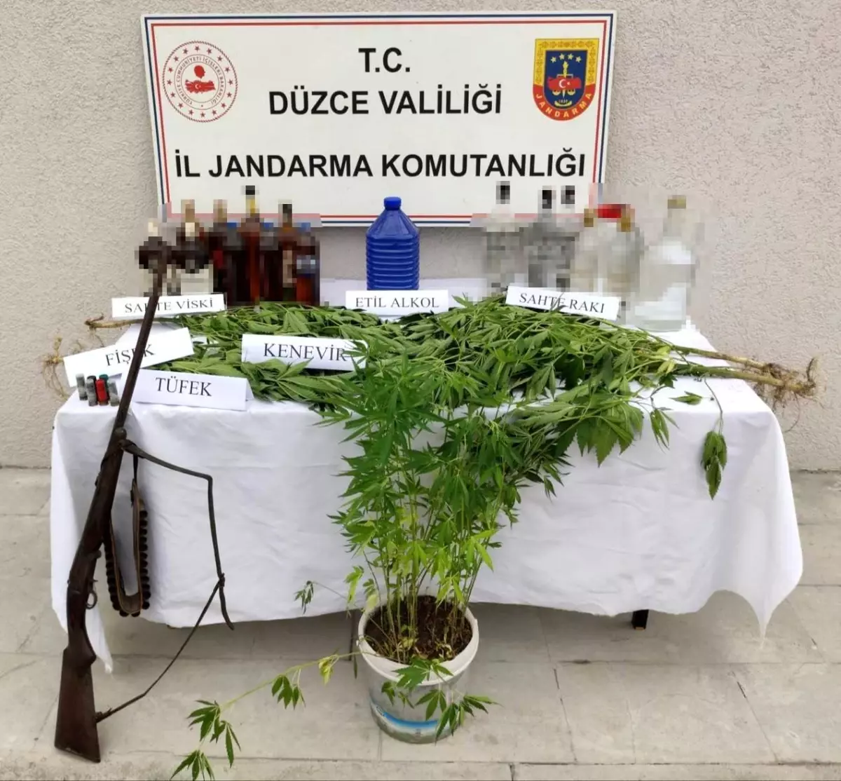 duzcede-uyusturucu-operasyonu-46-kisi-surec-gordu-6-kisi-tutuklandi-Ym1Nq34Q.jpg