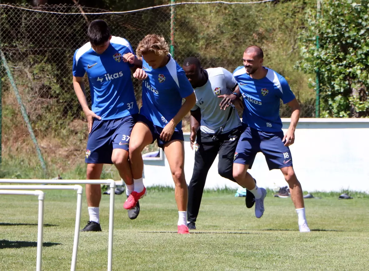 eyupsporda-selcuk-sahinden-sistem-takimi-vurgusu-Ye4sEs1Q.jpg