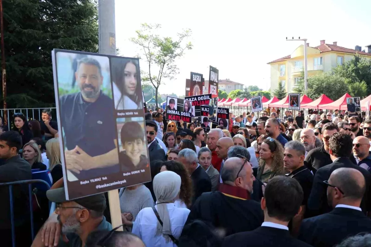 kartalkaya-otel-yangininda-aileler-ismine-aciklama-bu-bir-katliamdi-yy5vgrFF.jpg