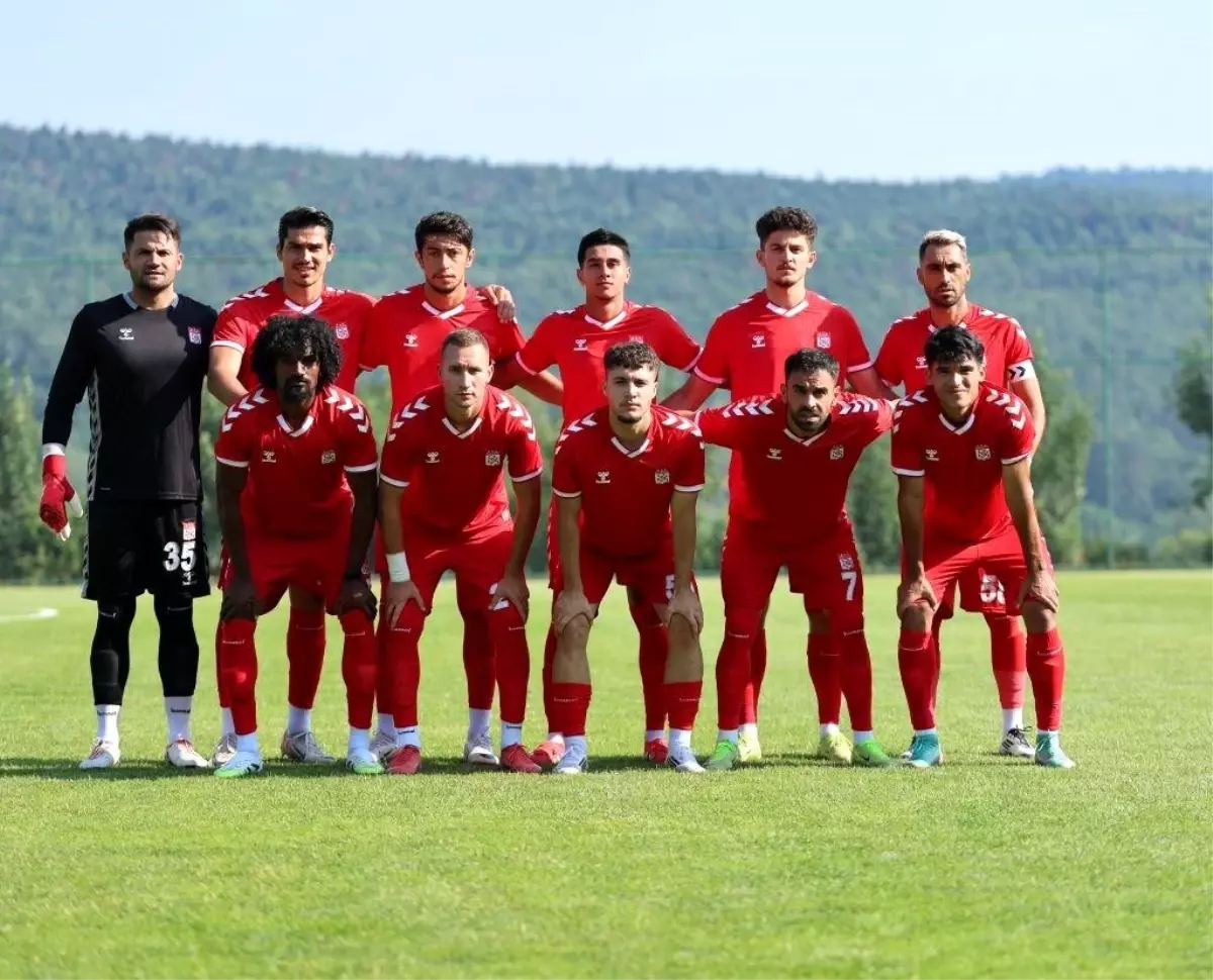 sivasspor-iran-ligi-grubu-tractor-fcye-4-0-maglup-oldu-EUZ2Mcq8.jpg