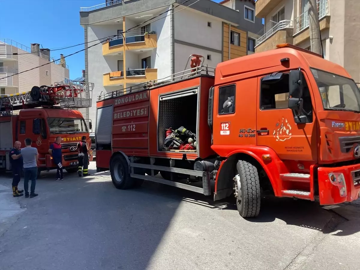 zonguldakta-apartman-girisinde-patlama-VBleffsk.jpg