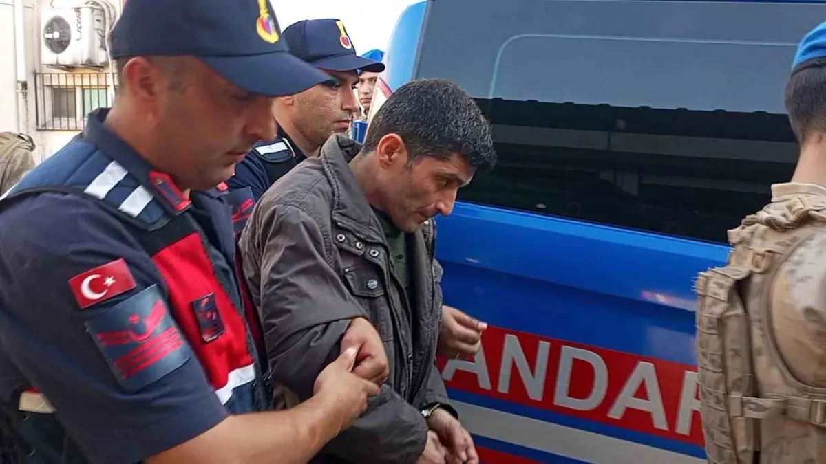 zonguldakta-esi-tarafindan-bicaklanarak-oldurulen-bayan-defnedildi-KNAtNYW5.jpg