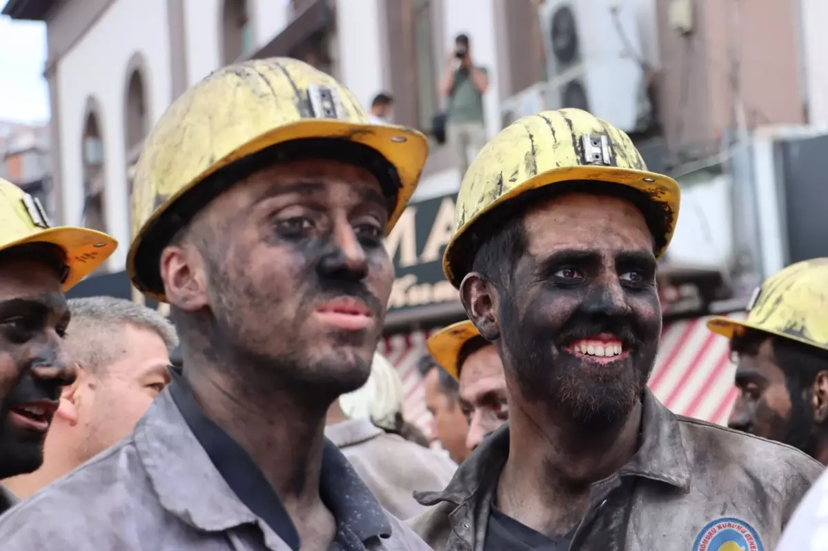 zonguldakta-maden-personelleri-fiyat-artirimini-protesto-etti-TMidAXWf.jpg