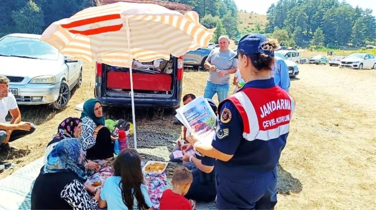 boluda-hacet-bayraminda-jandarma-bilgilendirme-aktifligi-duzenledi-D3HHDuzq.jpg
