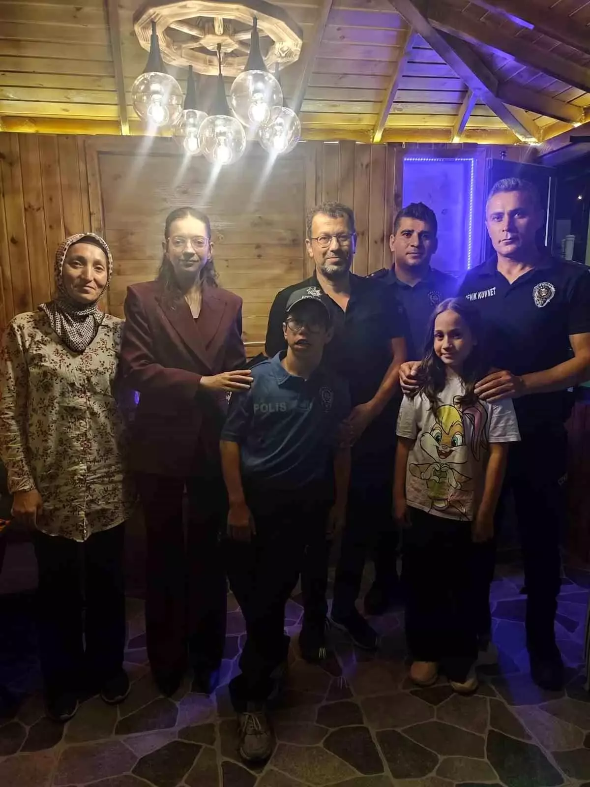 efe-abdusun-polis-olma-hayali-gerceklesti-NbDEBdFk.jpg