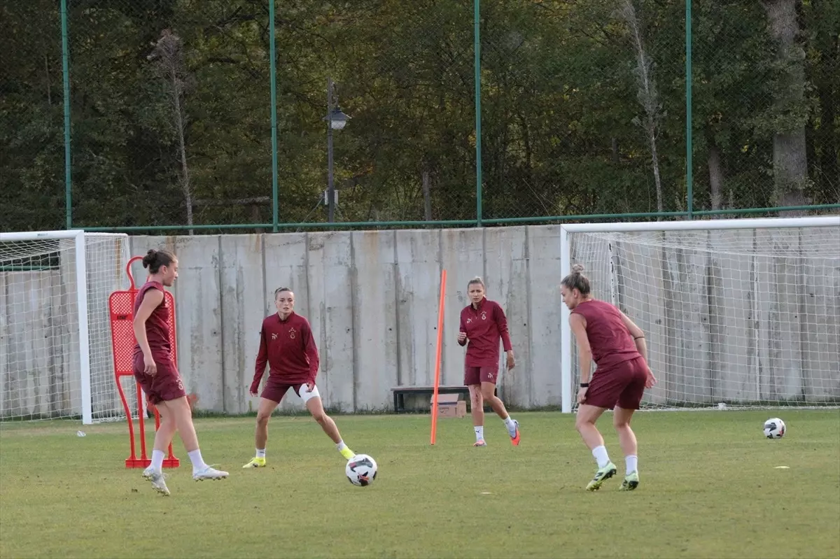 galatasaray-bayan-futbol-kadrosu-yeni-doneme-boluda-hazirlaniyor-QYfws8Px.jpg