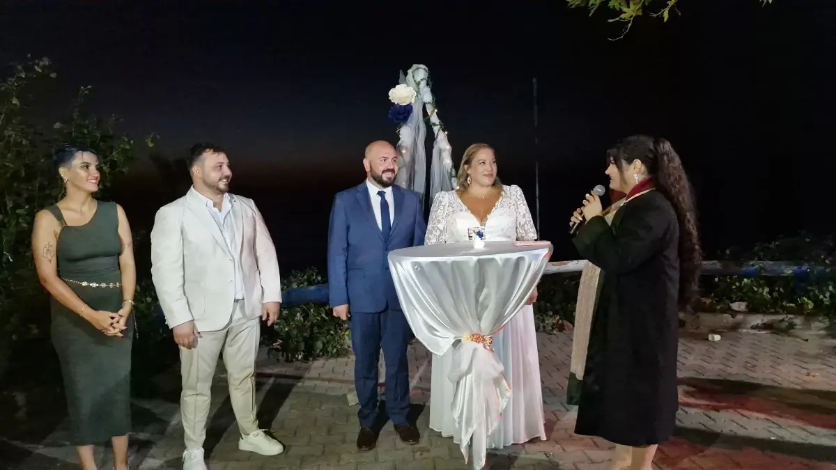 amerikadaki-cift-ereglide-turk-tarzi-dugun-yapti-rYgddlfu.jpg
