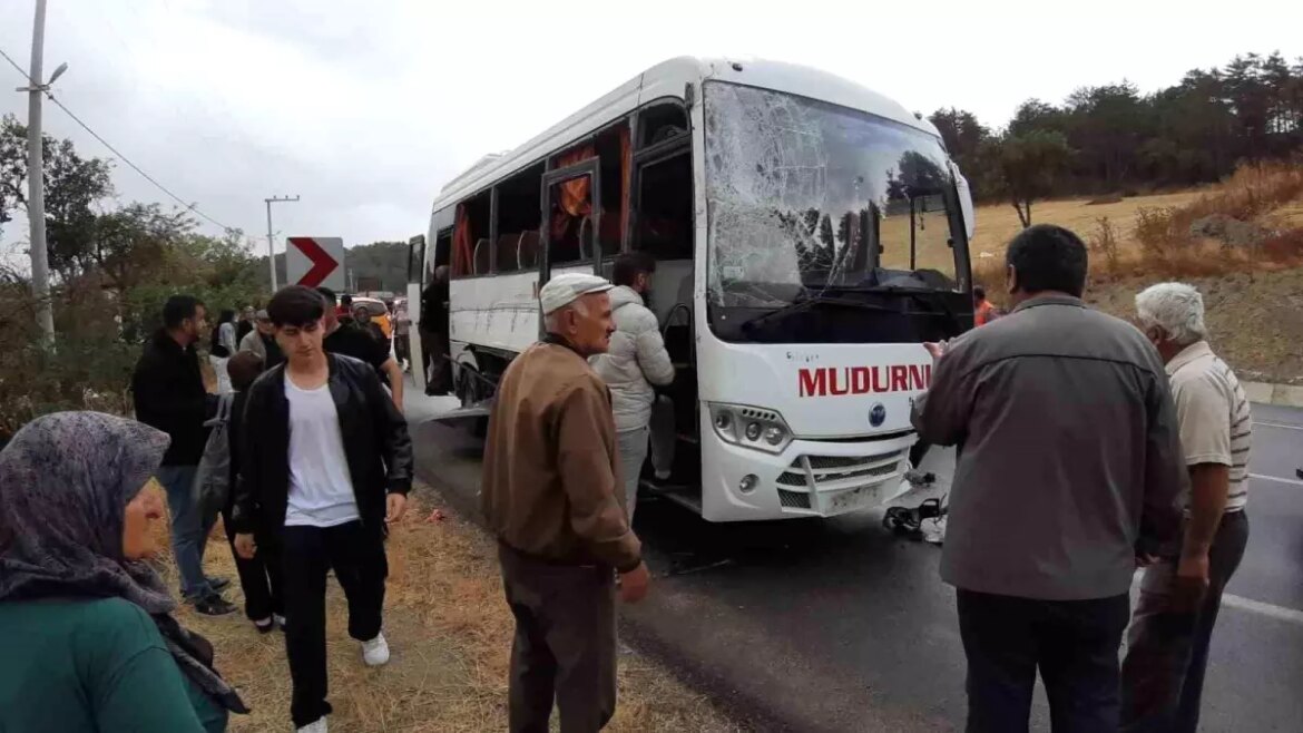 boluda-trafik-kazasi-10-yarali-UELZBFSt.jpg