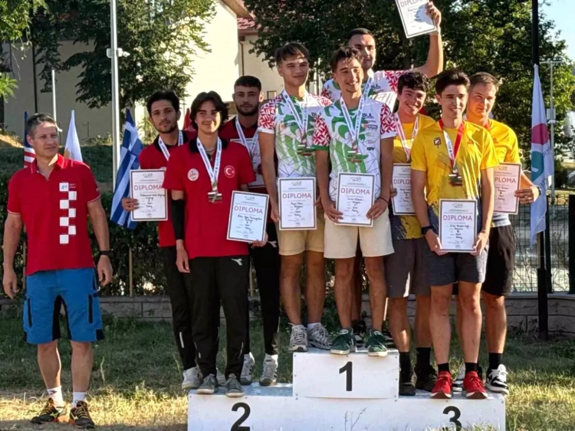 duzceli-sportmenler-guneydogu-avrupa-oryantiring-sampiyonasinda-muvaffakiyet-elde-etti-VLIWRULT.jpg