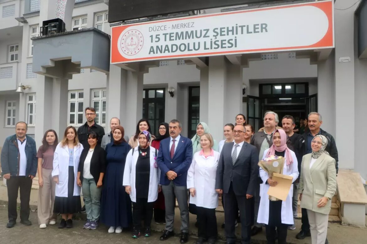 milli-egitim-bakani-yusuf-tekinden-okul-ziyareti-5BKpfXgN.jpg