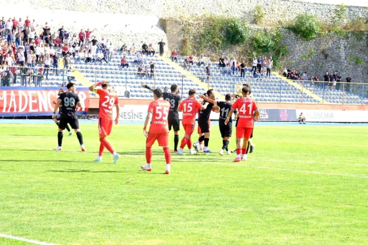 zonguldakspor-ve-duzce-cam-duzcespor-berabere-kaldi-8yKirqph.jpg